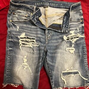 AMERICAN EAGLE SHORTS SIZE 36 $25